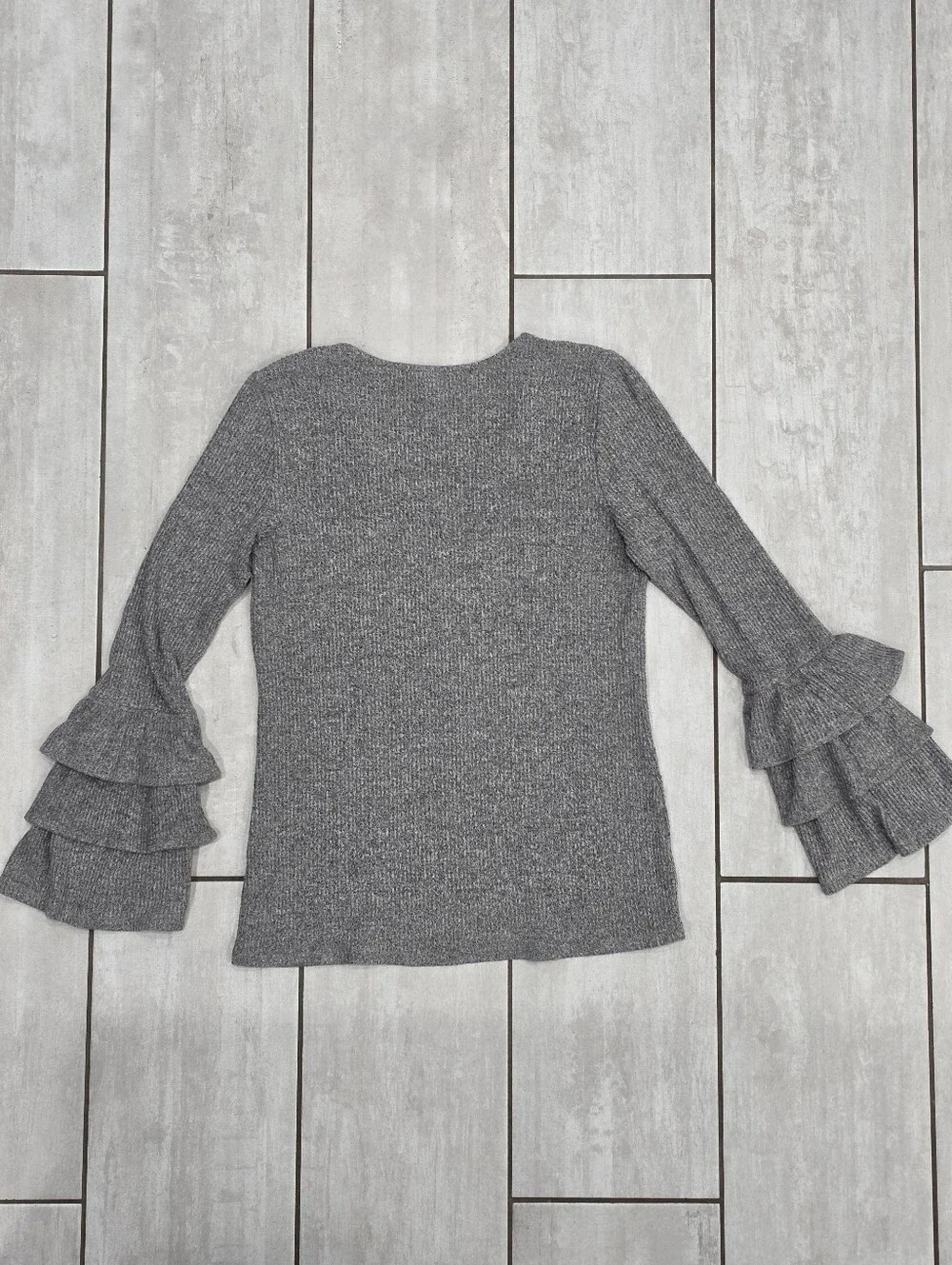 WHITE HOUSE BLACK MARKET Gray Ribbed V-Neck Sweater with Tiered Ruffle Sleeves